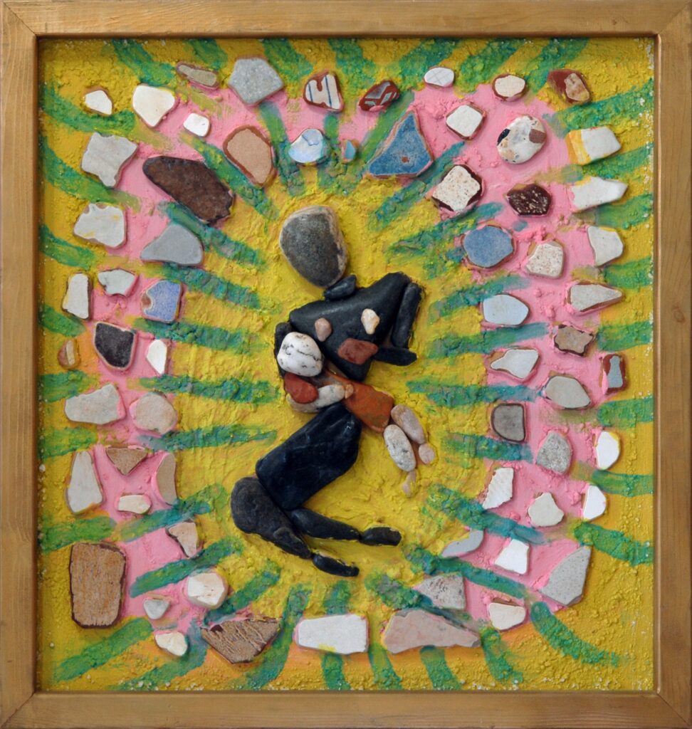 Obra que representa a una madre amamantando a su hijo, símbolo de amor, protección y vínculo profundo entre madre e hijo.